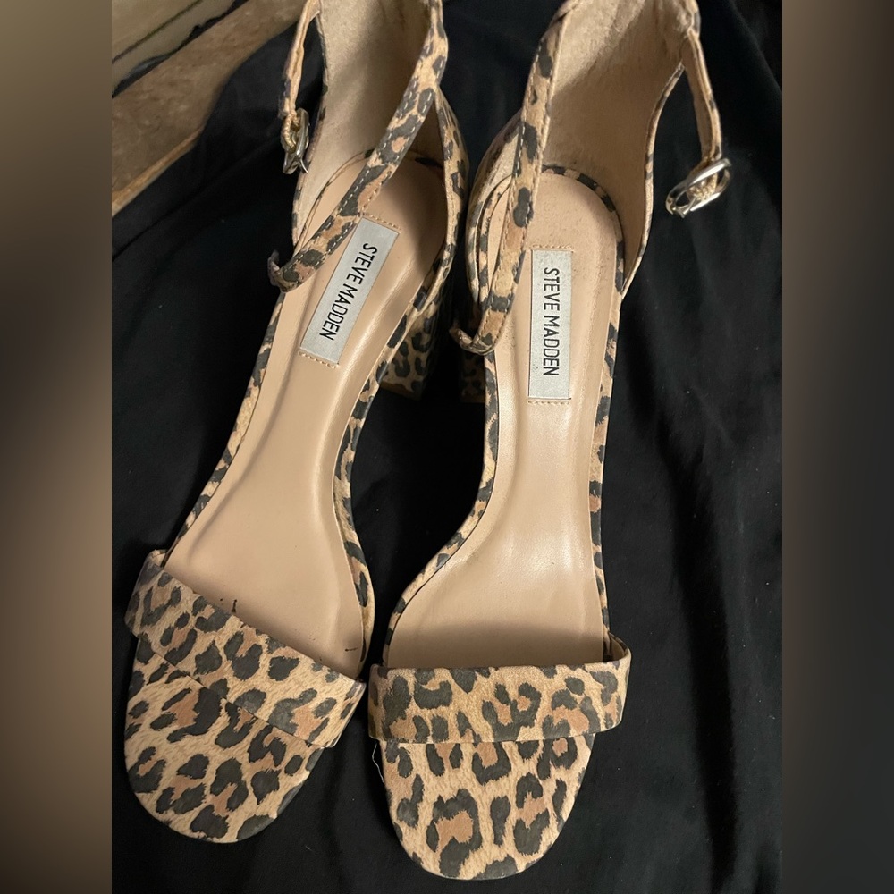 Steve Madden wedge , I am a size 8 originally & these are 8.5 &  fit well